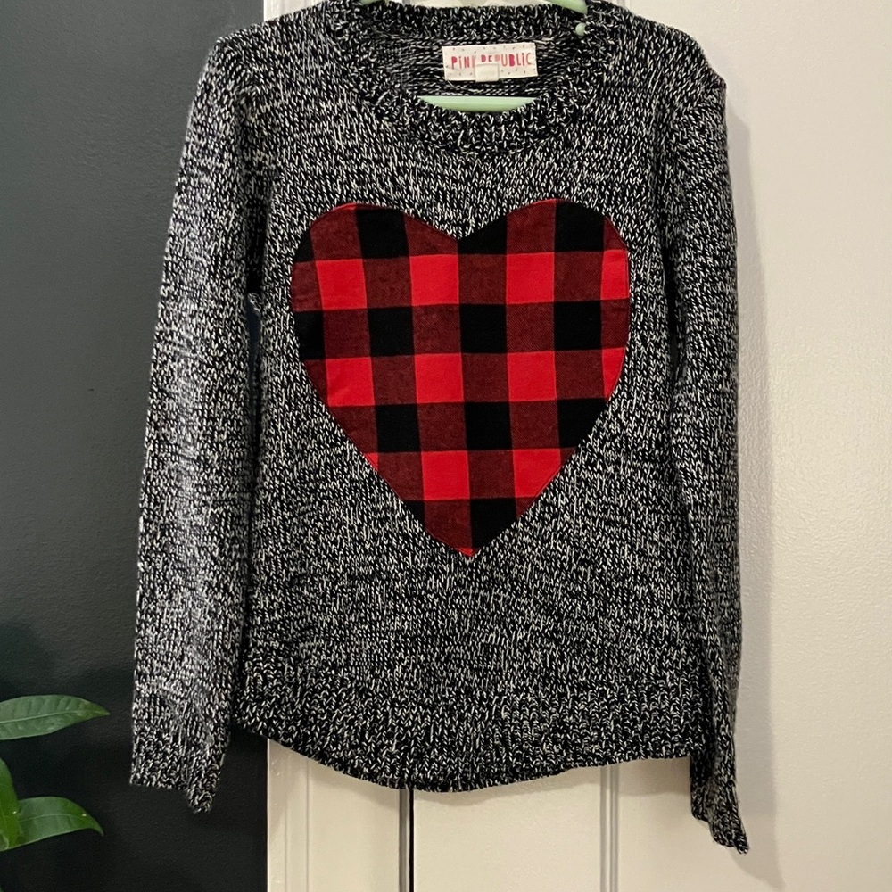 Girls Pink Republic Black/white knit w/red buffalo plaid heart Sz 7/8